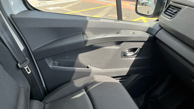 Renault Trafic Swb Diesel SL30 Blue dCi 150 Extra [Safety] Van EAG9 - Image 24